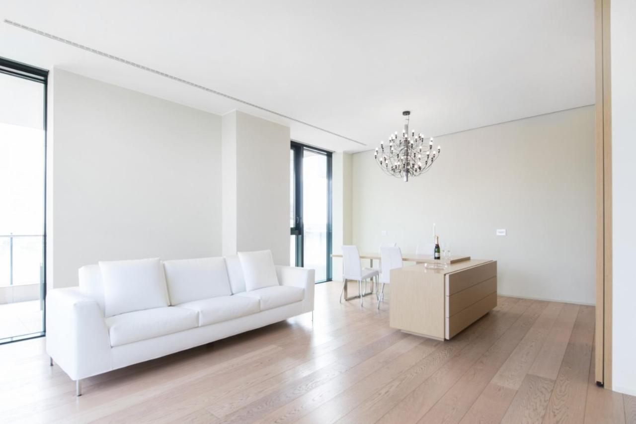 Stylish Elegant Suite In Torre Solaria With Exclusive Milan'S View 외부 사진