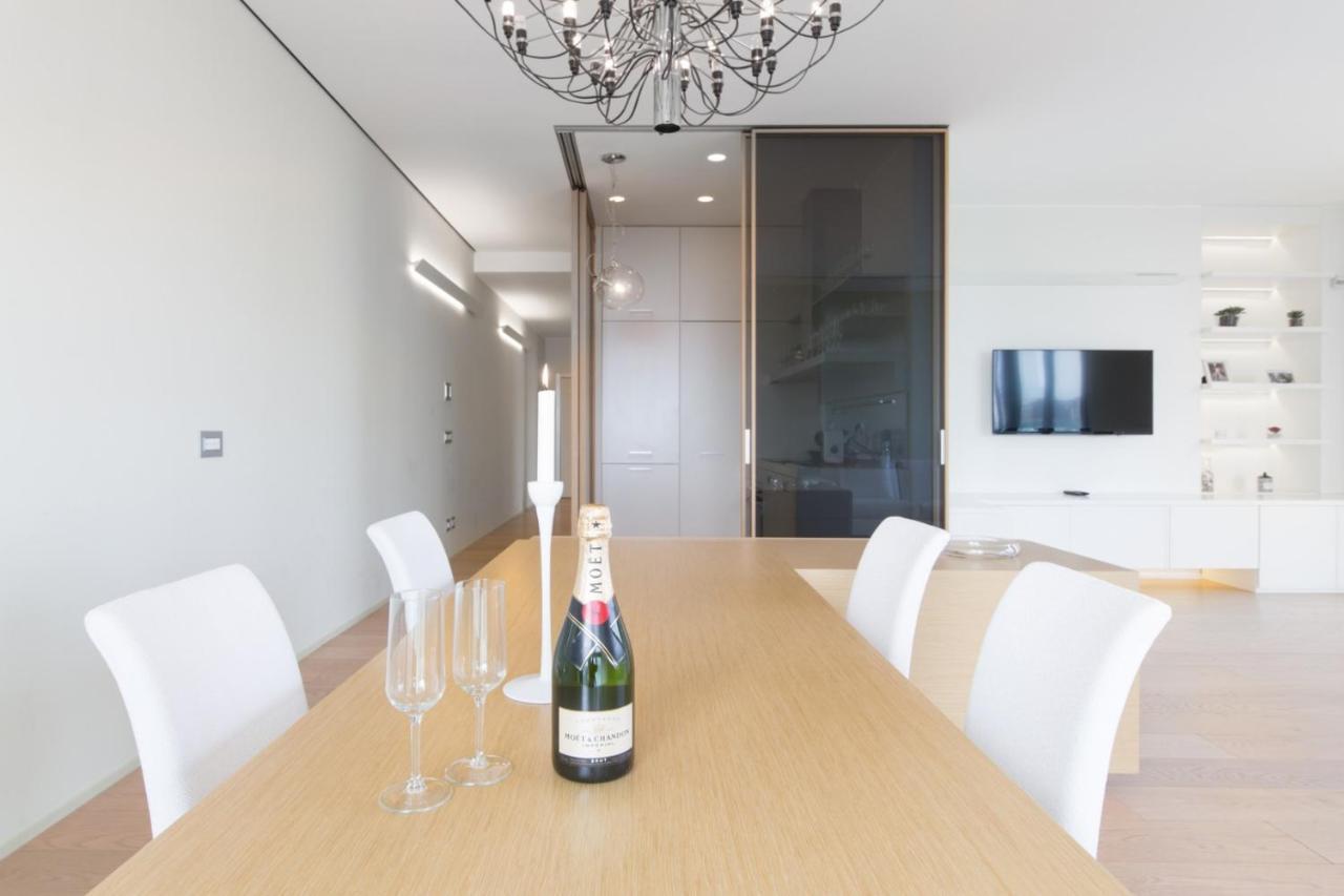 Stylish Elegant Suite In Torre Solaria With Exclusive Milan'S View 외부 사진
