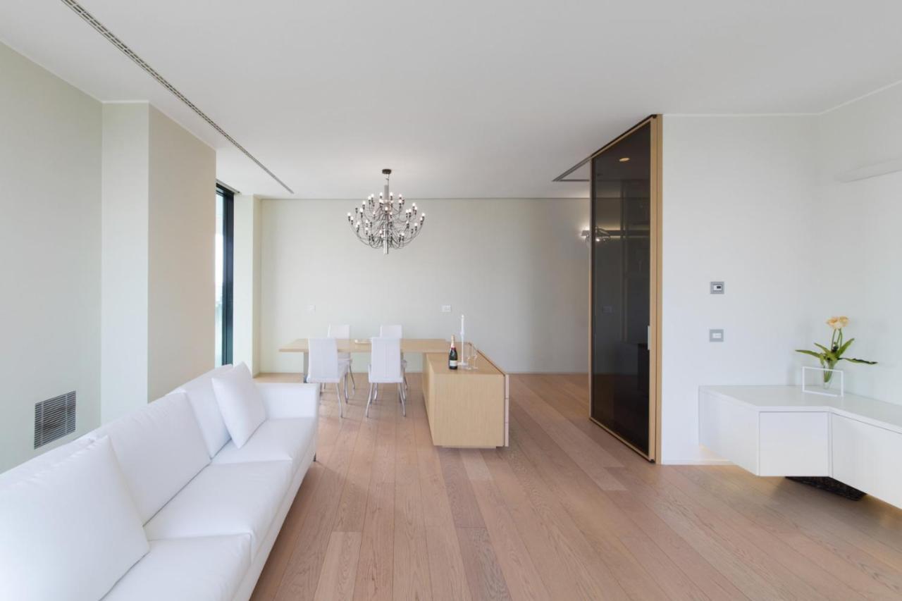 Stylish Elegant Suite In Torre Solaria With Exclusive Milan'S View 외부 사진