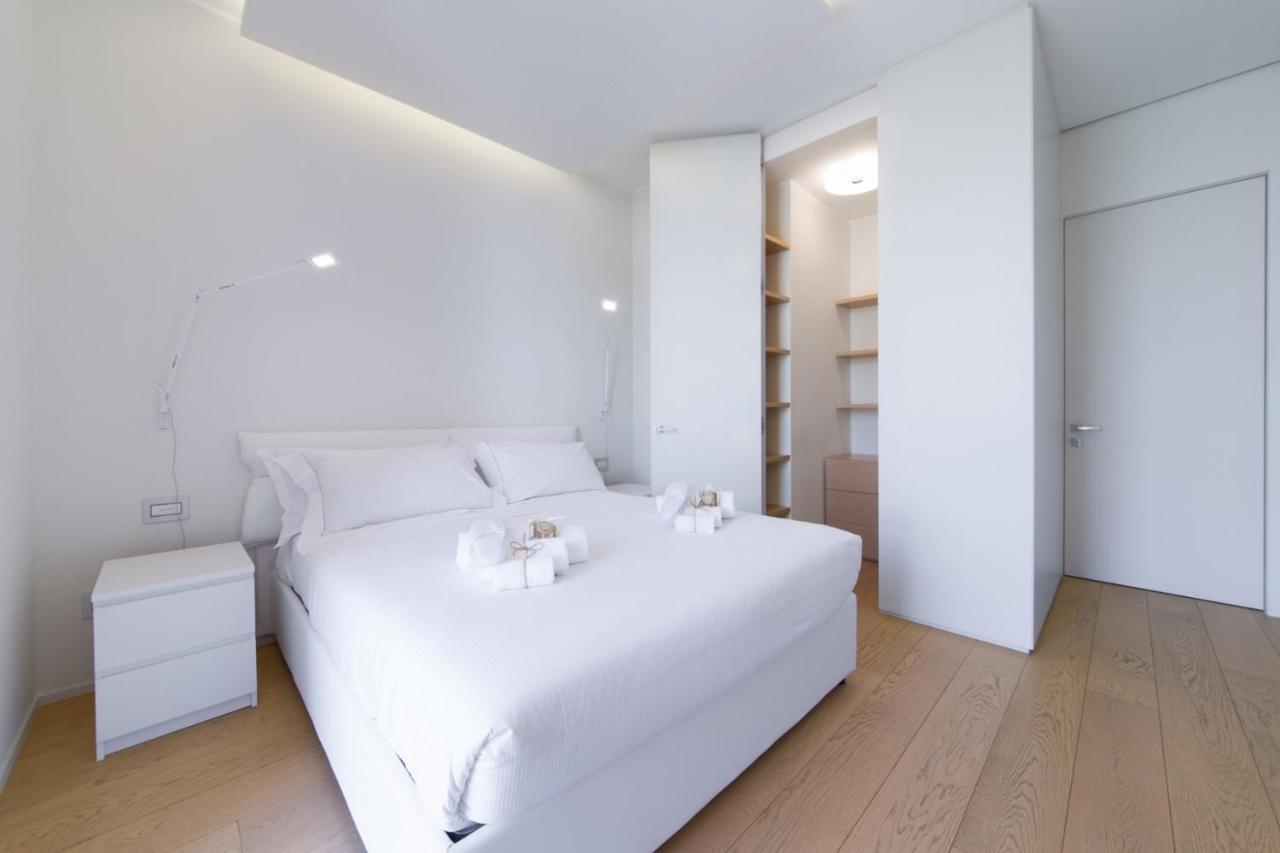 Stylish Elegant Suite In Torre Solaria With Exclusive Milan'S View 외부 사진