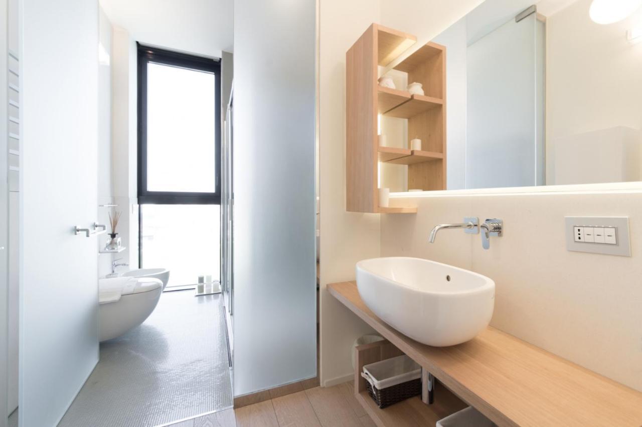 Stylish Elegant Suite In Torre Solaria With Exclusive Milan'S View 외부 사진